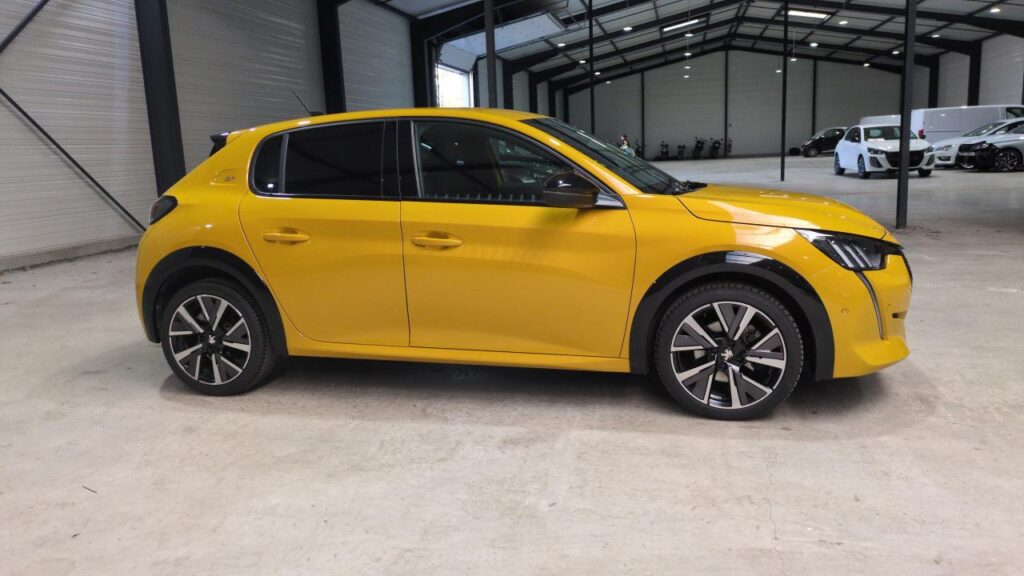 PEUGEOT 208 PURETECH 100 S&S BVM6 GT dans le haut-rhin